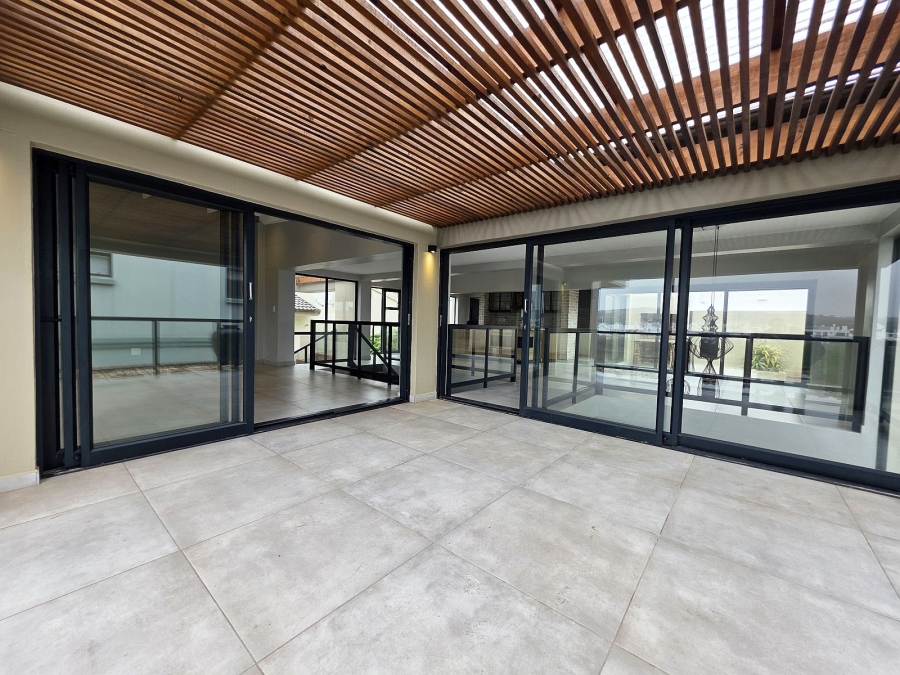 3 Bedroom Property for Sale in Calypso Beach Western Cape